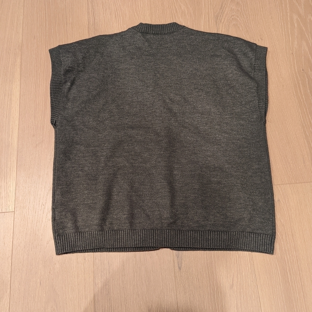 Green Button-Up Vest - Picture 4 of 7